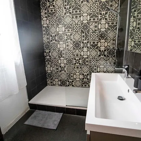 Lieu De Qualite En Centre De Apartment *